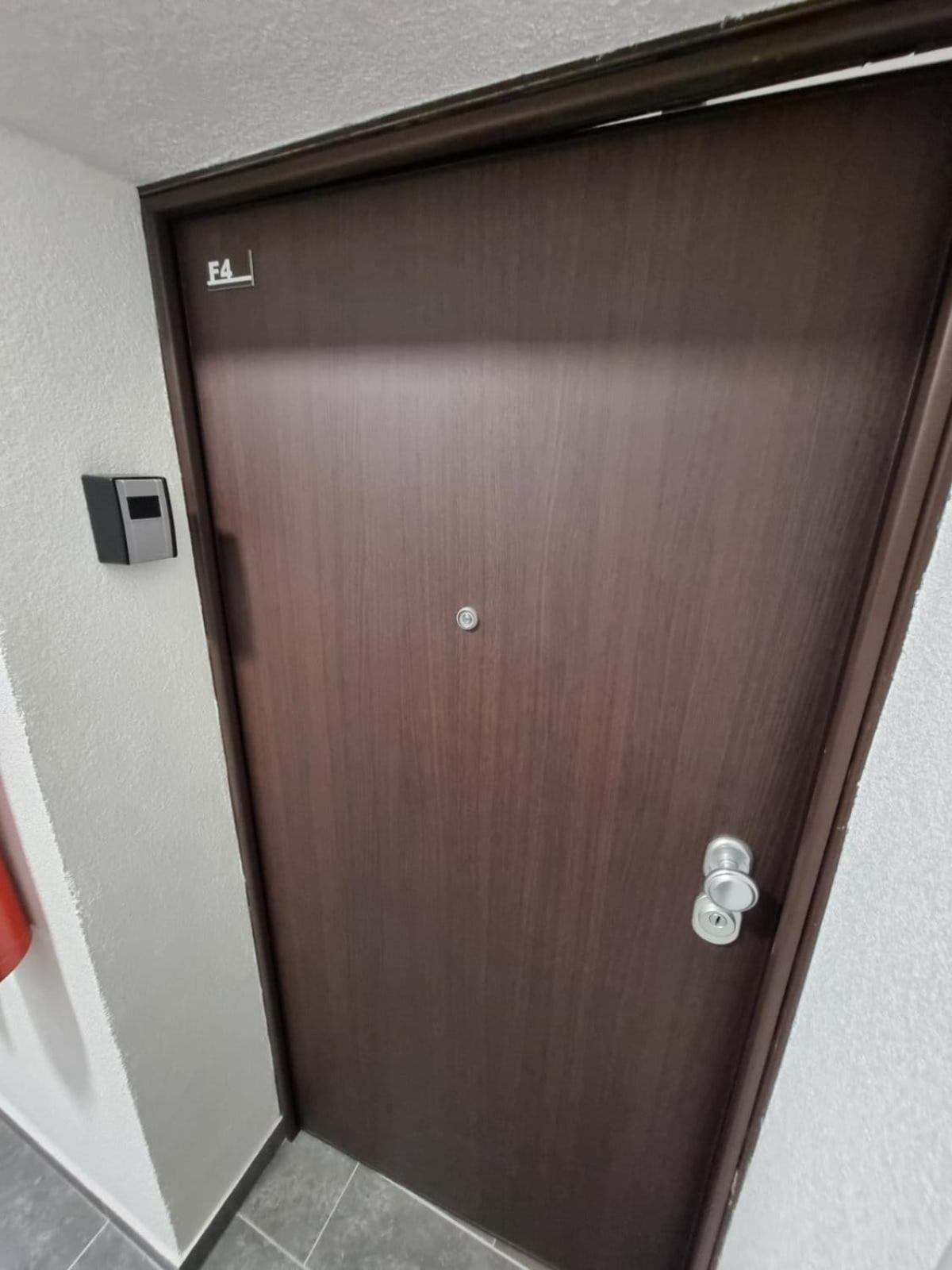 Luxury Center- Self Check In, Two Free Private Parking * Osijek